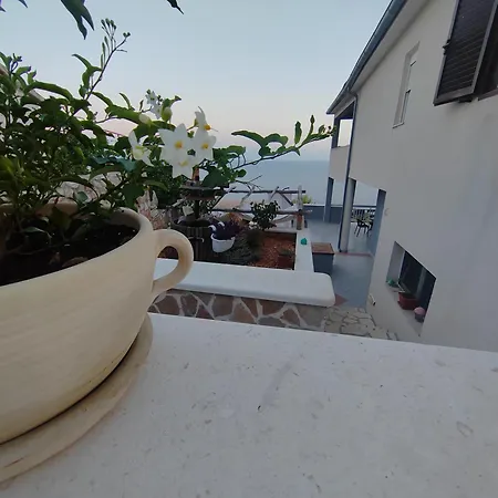 Karla * Sveta Nedelja (Hvar)